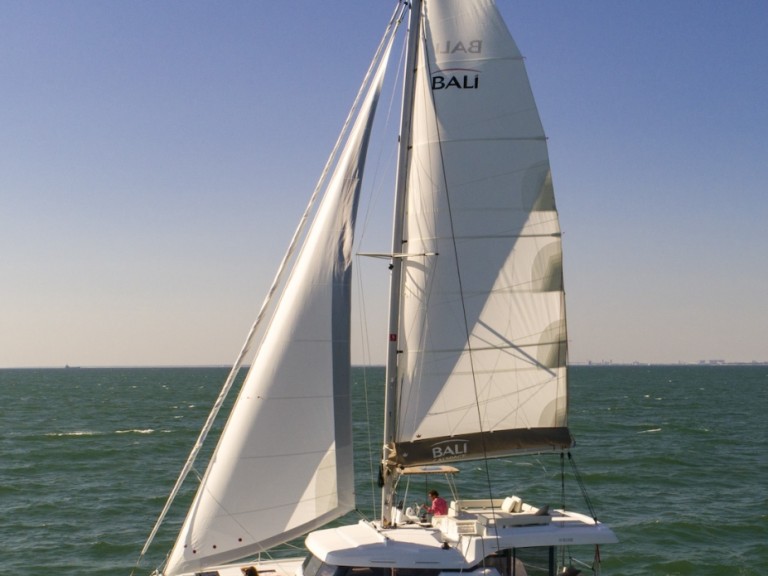 Vermietung Katamaran Bali mit Führerschein