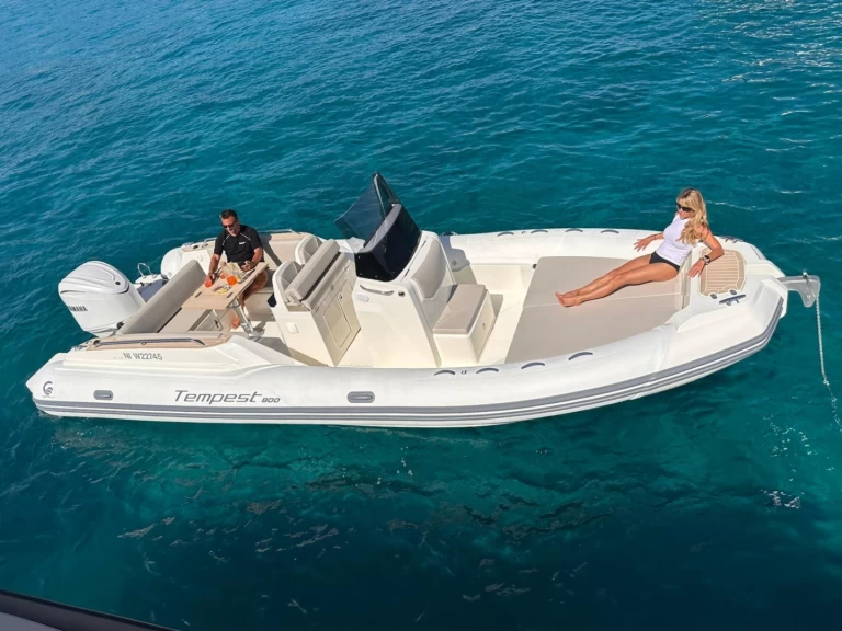 Schlauchboot mieten in Marine de Sant'Ambrogio - Capelli Tempest 800