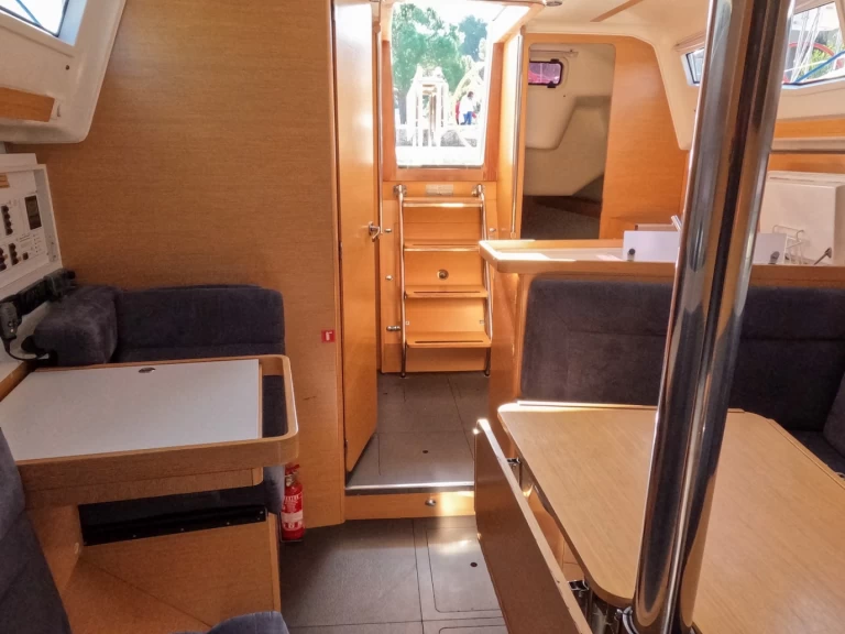 YachtCharter in Izola - Elan Elan 354 Impression auf SamBoat