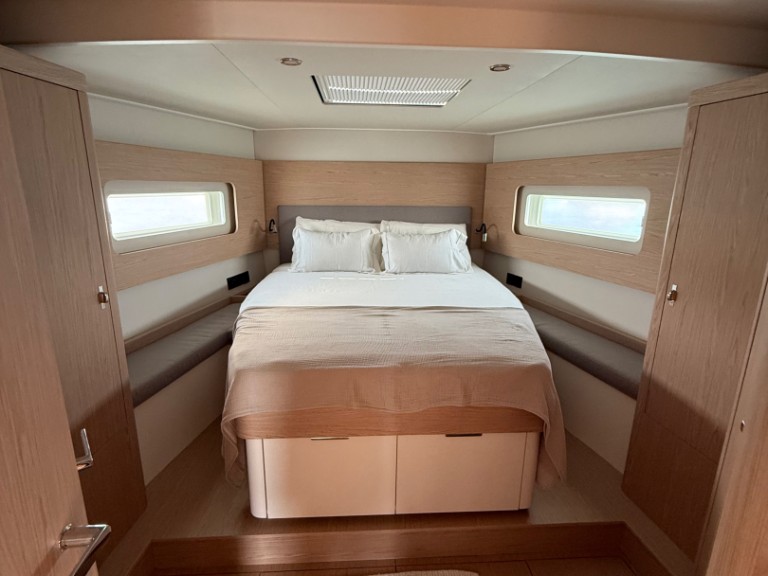 Ein Bénéteau First 53 mieten in Cugnana Verde