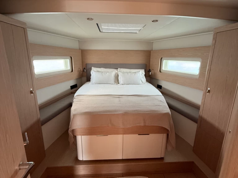 Ein Bénéteau First 53 mieten in Cugnana Verde