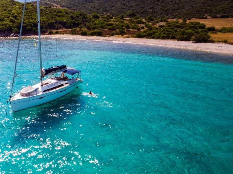 YachtCharter in Nikiána - Bavaria Bavaria 46 Cruiser auf SamBoat