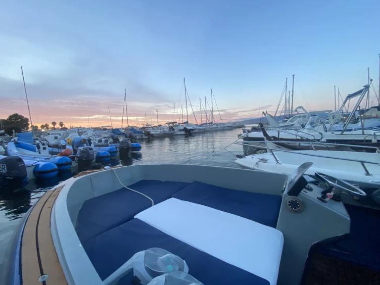 Motorboot mieten in Cagliari zum besten Preis