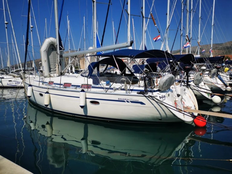 Ein Bavaria Bavaria 42 Cruiser mieten in Trogir