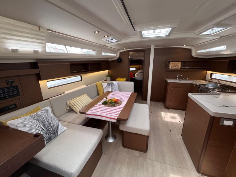 YachtCharter in Pomer - Bénéteau Oceanis 40.1 auf SamBoat