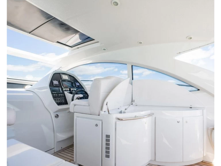 Boot mieten Olbia günstig Pershing 50.1