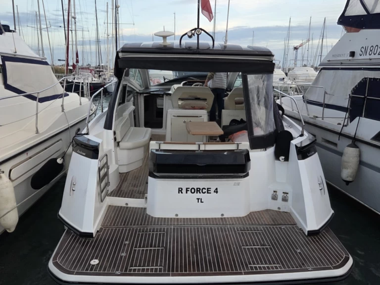 YachtCharter in Porto-Vecchio - Bénéteau Gran Turismo 40 auf SamBoat