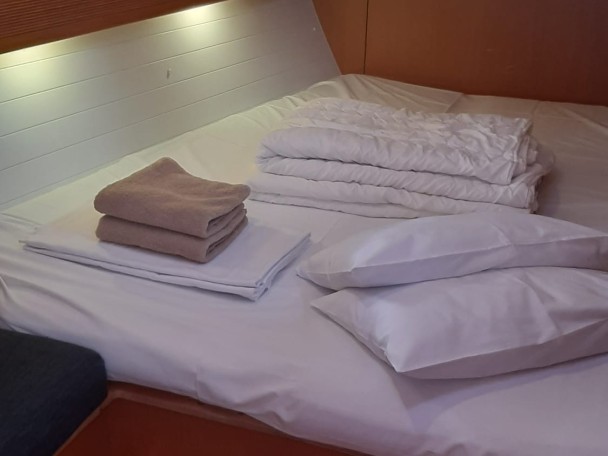 Ein Bavaria Cruiser 45 mieten in Trogir