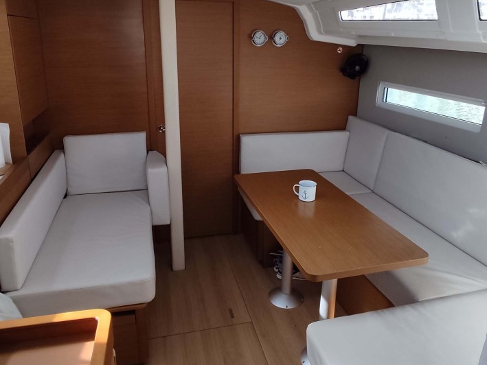 Segelboot mit oder ohne Skipper Jeanneau mieten in Piräus