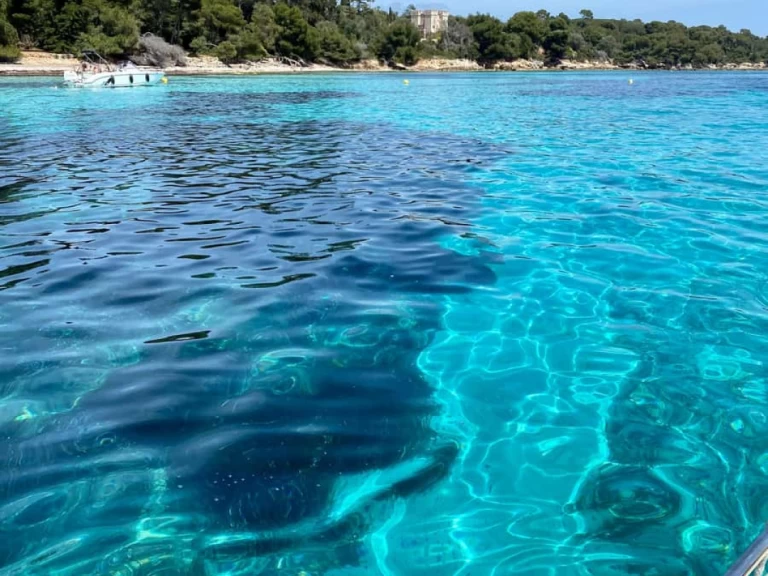 Ein Bénéteau Flyer 6 SUNdeck mieten in Cannes
