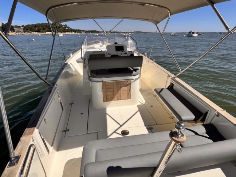 Vermietung Motorboot Rhea mit Führerschein