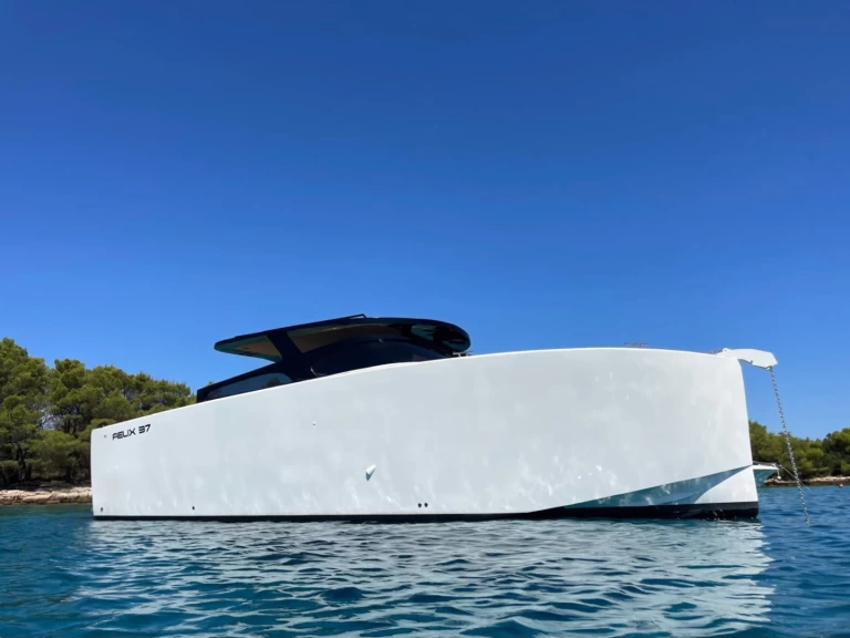 Motorboot mit oder ohne Skipper Felix 37 mieten in Makarska