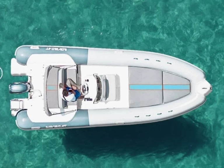 Schlauchboot mit oder ohne Skipper Doviboat mieten in Bacoli