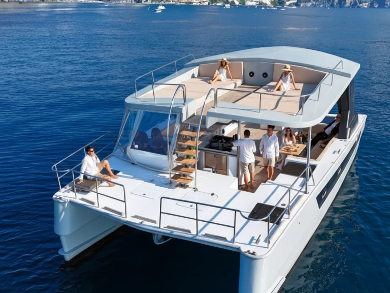 Motorboot mit oder ohne Skipper CAT mieten in Neapel