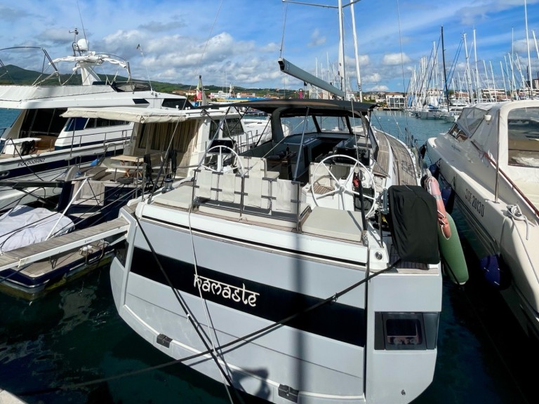 Ein Bénéteau Oceanis Yacht 62 mieten in Castiglioncello