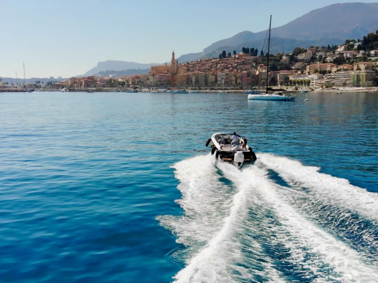 Motorboot mieten in Èze zum besten Preis