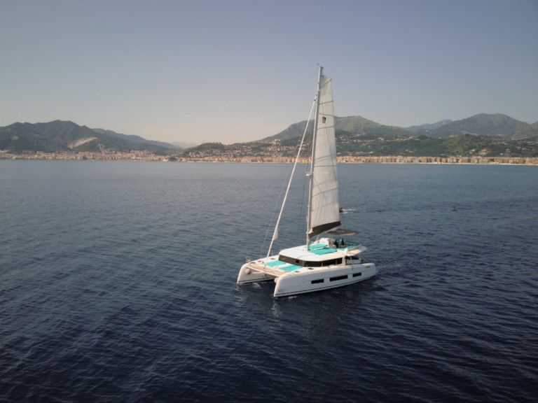YachtCharter in Cecina - Dufour Dufour Catamarans 48 Sail auf SamBoat