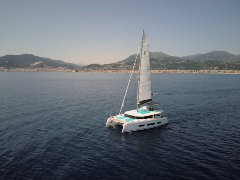 YachtCharter in Cecina - Dufour Dufour Catamarans 48 Sail auf SamBoat