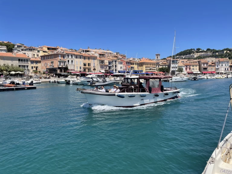 Ein Pantasso Bateau en bois  mieten in Cassis