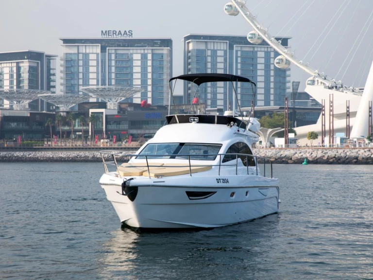 Bootsverleih Hatteras 1 Dubai Marina Samboat