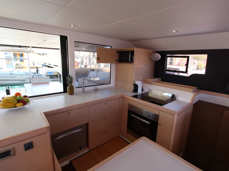 Ein Dufour Dufour Catamarans 48 Sail mieten in Cecina