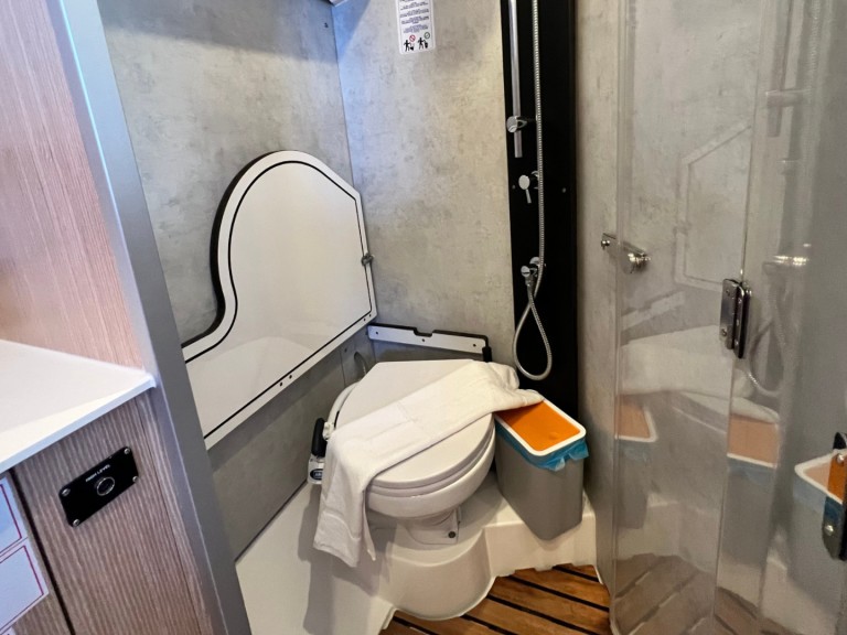 Ein Bavaria Bavaria C42 mieten in Cecina