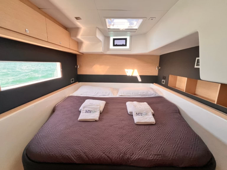 Dufour Dufour Catamarans 48 Sail mieten Cecina