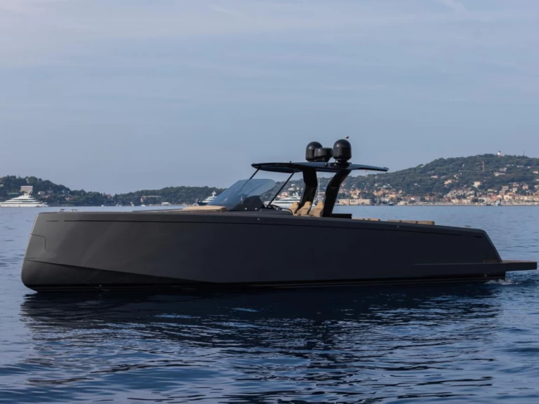 Vermietung Motorboot Pardo Yachts mit Führerschein