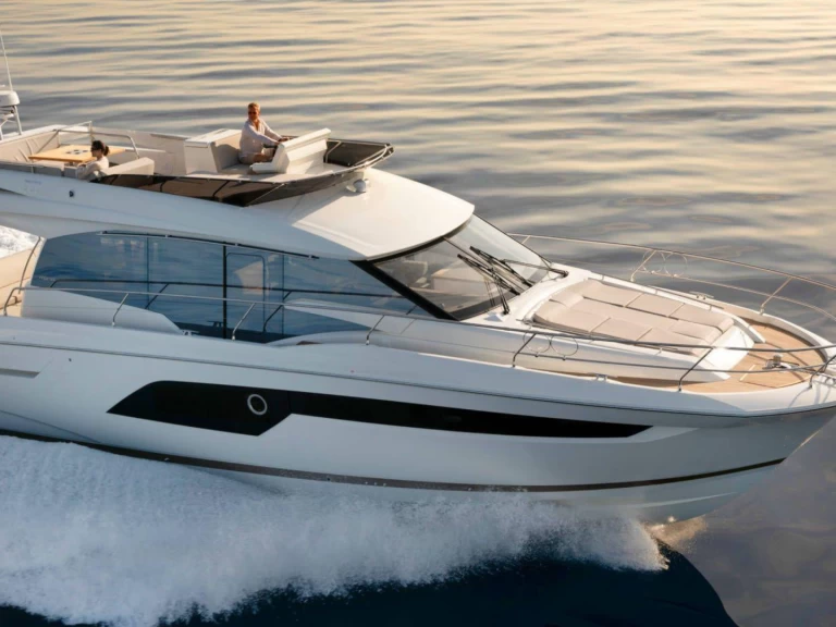 Vermietung Motorboot Prestige Yachts mit Führerschein