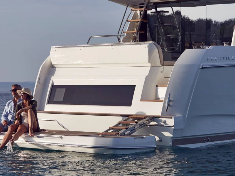 YachtCharter in Beaulieu-sur-Mer - Prestige Yachts 520 Fly  auf SamBoat