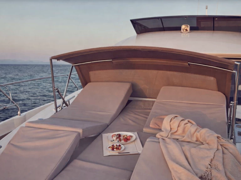 Ein Prestige Yachts 520 Fly  mieten in Beaulieu-sur-Mer