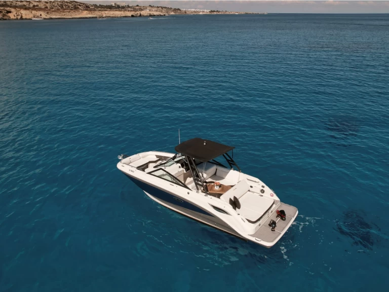 Motorboot mit oder ohne Skipper Sea Ray mieten in Ayia Napa