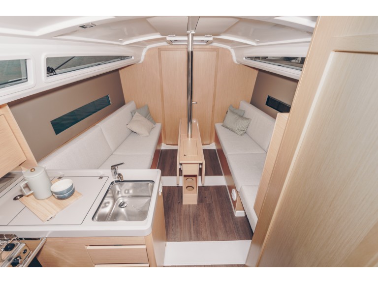 Segelboot mit oder ohne Skipper Bénéteau mieten in Barcelona