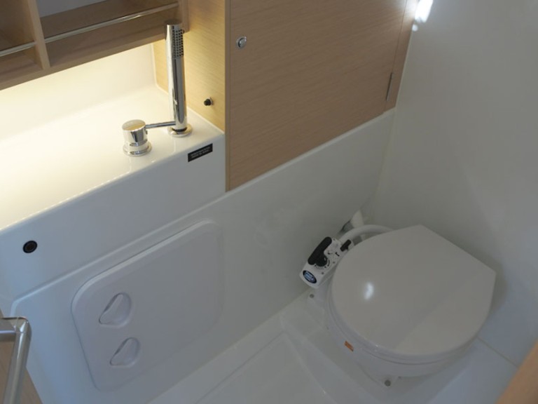 YachtCharter in Barcelona - Bénéteau Oceanis 30.1 auf SamBoat