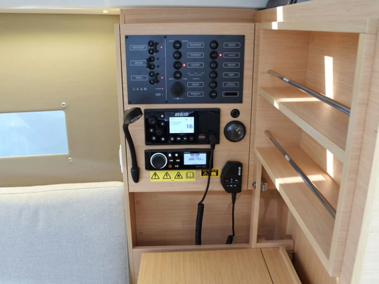 Ein Bénéteau Oceanis 30.1 mieten in Barcelona