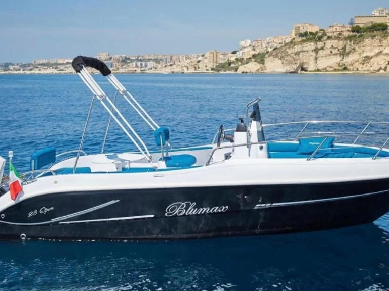 Motorboot mit oder ohne Skipper Blumax mieten in Taormina