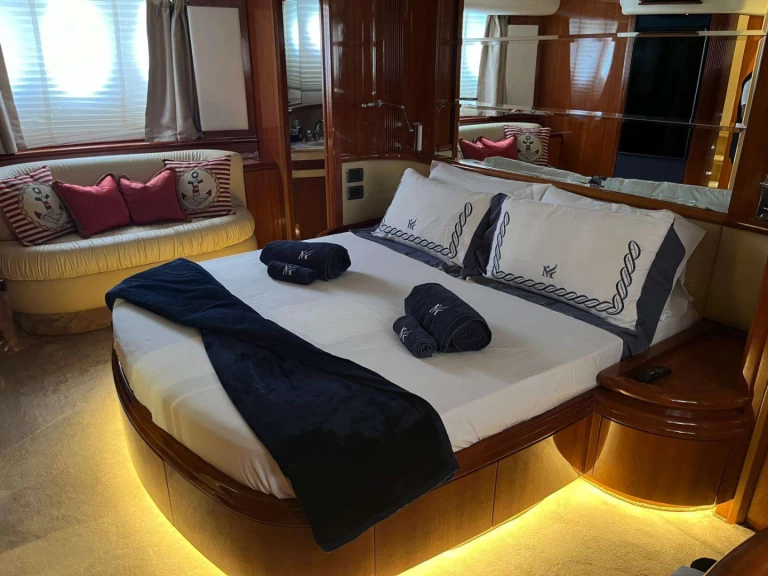 YachtCharter in Neapel - Azimut MINERVA auf SamBoat