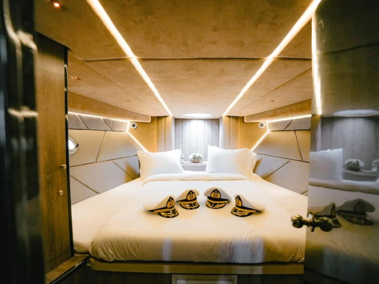 Motorboot mit oder ohne Skipper Accura mieten in Kota Denpasar