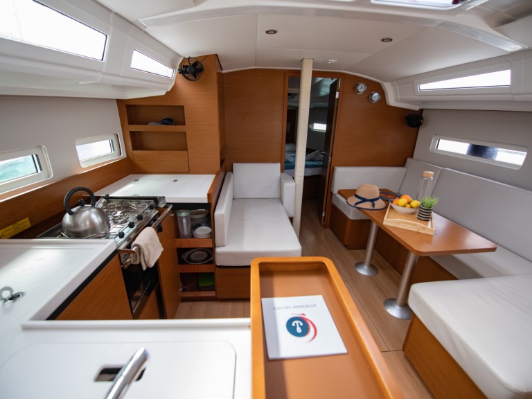 Boot mieten Neo Klima günstig Sun Odyssey 410