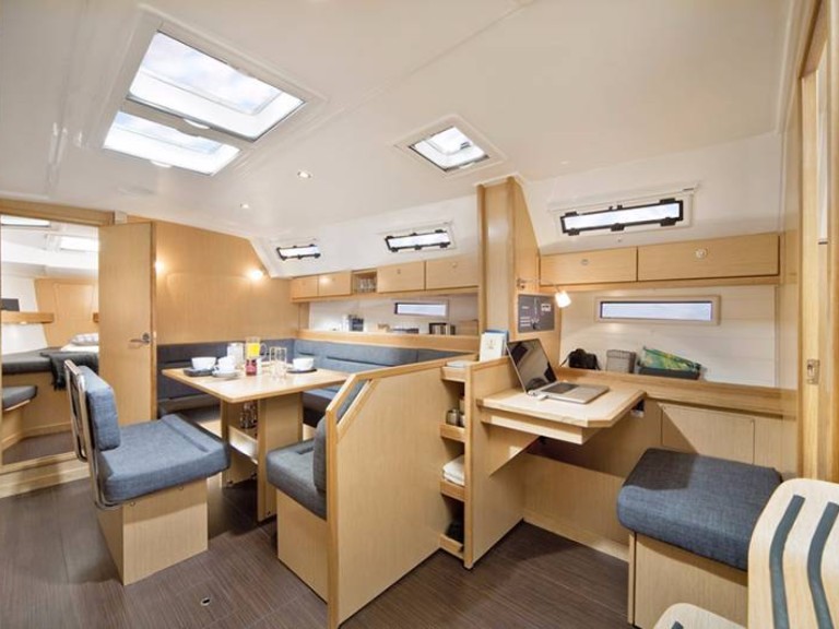 Bavaria Cruiser 40 mieten Punat