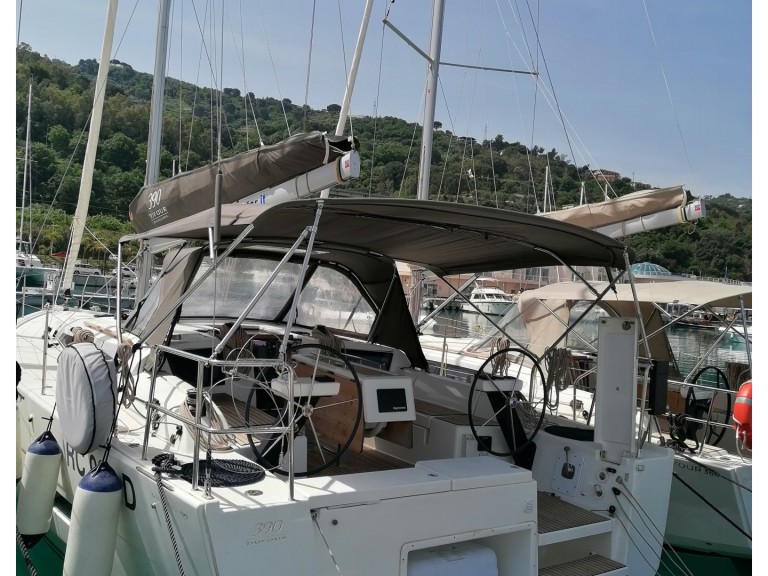 YachtCharter in Capo d'Orlando - Dufour Dufour 390 Grand Large auf SamBoat