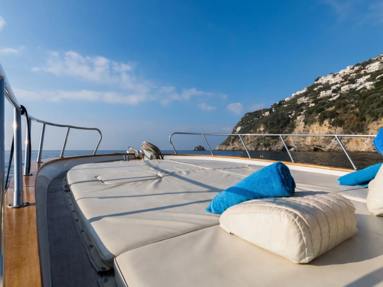 Ein Gozzo 34 FT mieten in Positano