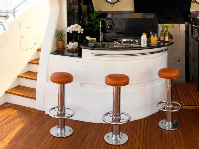 Vermietung Yacht Benetti mit Führerschein