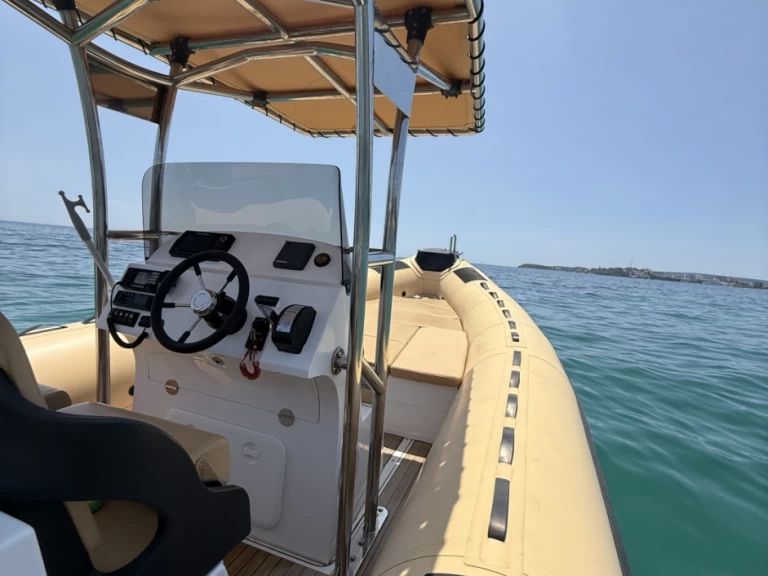 Schlauchboot mieten in Puerto Portals zum besten Preis