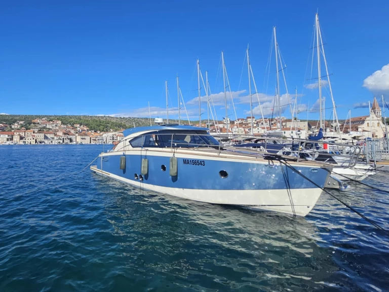 Ein Brioni Yachts Brioni 44 mieten in Split