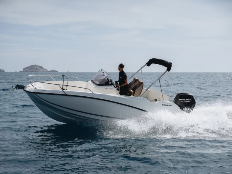 Ein Quicksilver Activ 605 Open mieten in Marseille