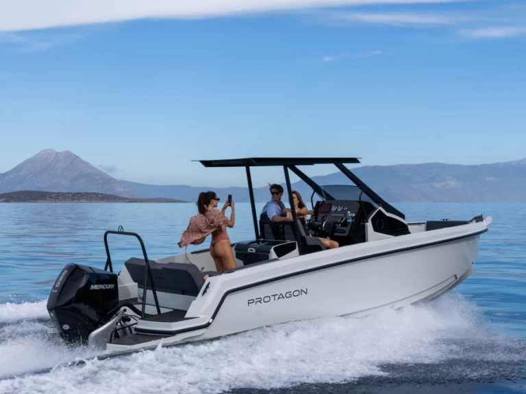 Motorboot mit oder ohne Skipper Protagon mieten in Gáïos