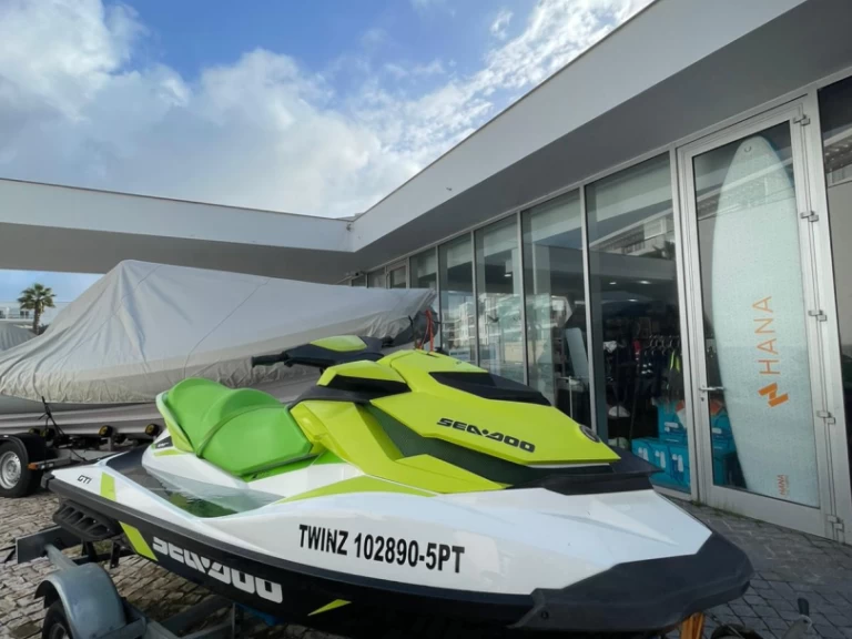 Vermietung Jetski Sea-Doo mit Führerschein