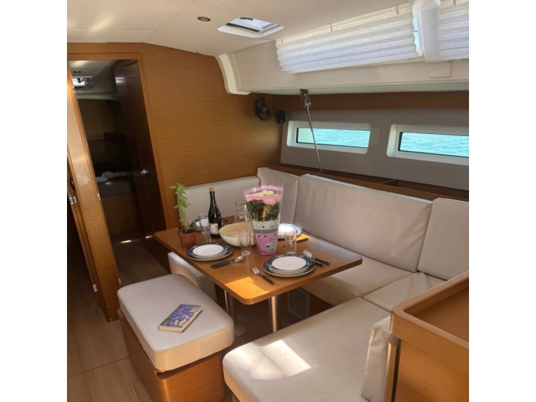 YachtCharter in Álimos - Jeanneau Sun Odyssey 490 auf SamBoat