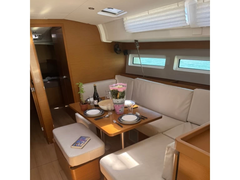 YachtCharter in Álimos - Jeanneau Sun Odyssey 490 auf SamBoat